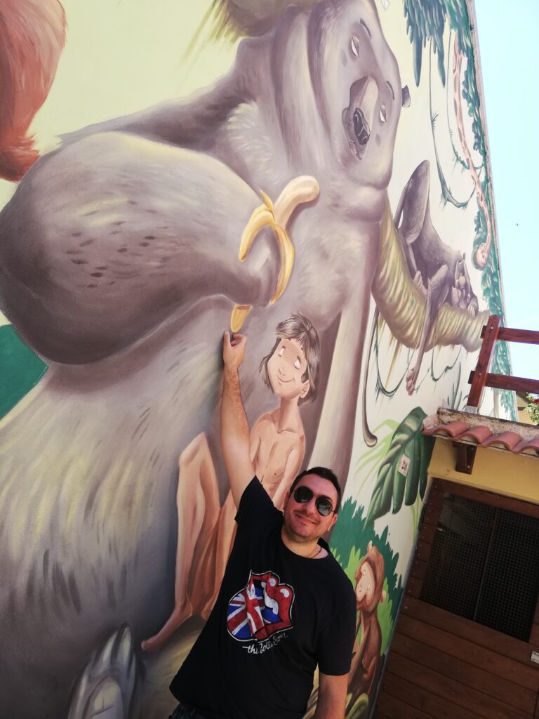 murales con baloo e mowgli a Sant'Angelo, il Paese delle Fiabe