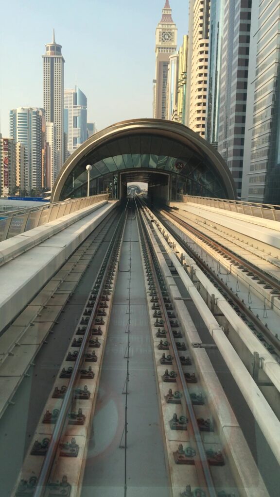 Cosa vedere a Dubai in 5 giorni: metro di Dubai