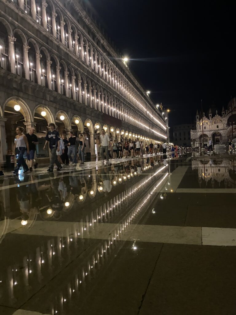 Piazza San Marco con l'Acqua Alta