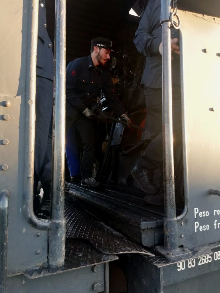 macchinista del treno a vapore