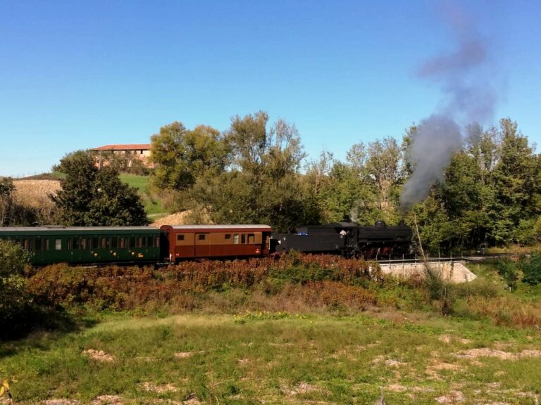 In treno a vapore per la Val d'Orcia